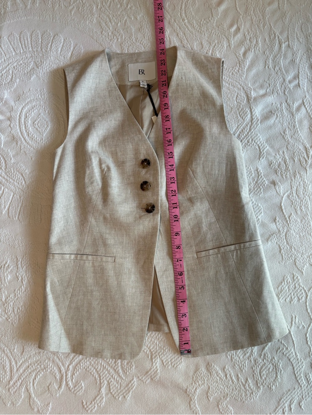 Banana Republic Linen Sleeveless Vest in Neutral Cream